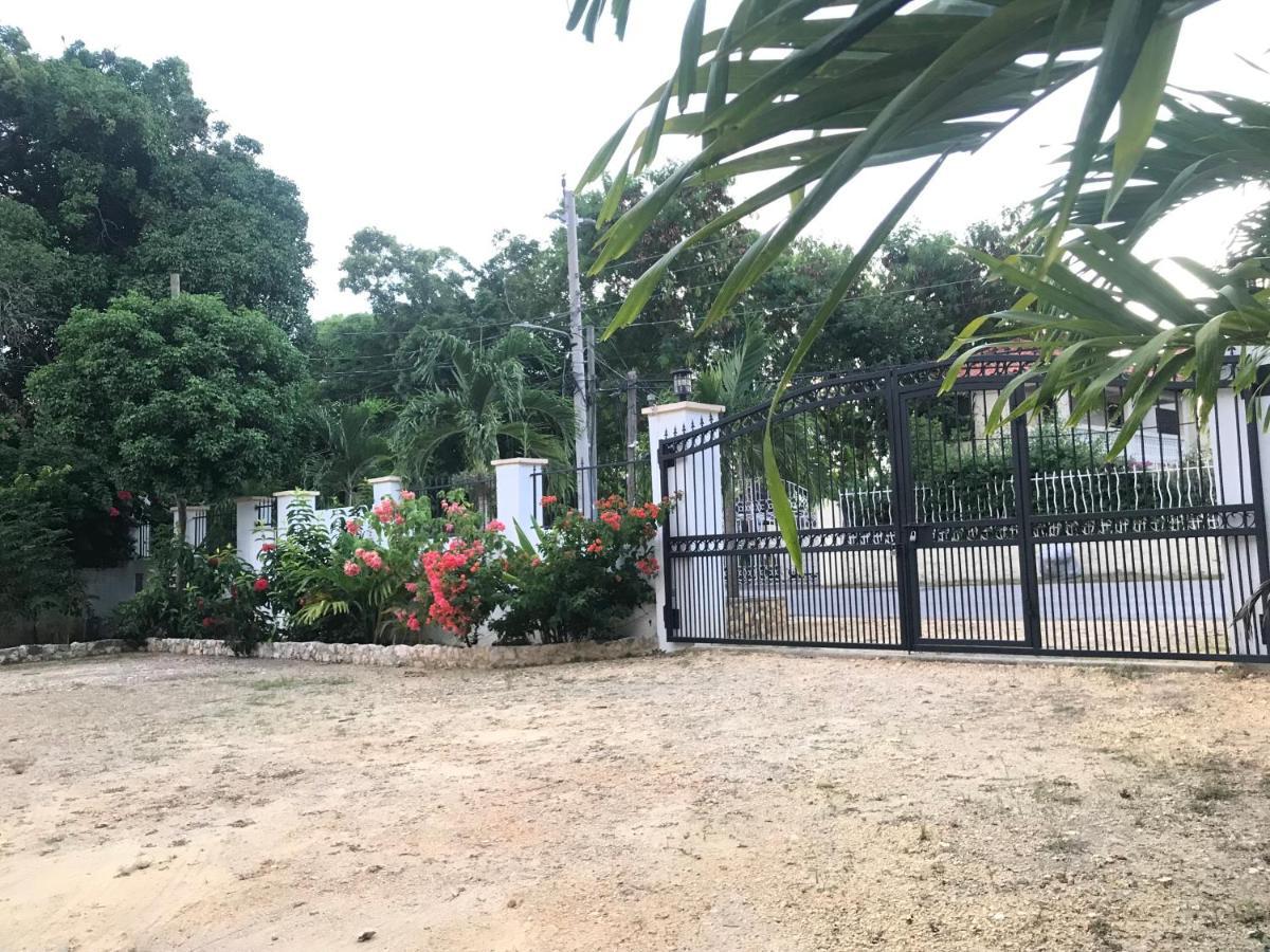 Sommerville Resorts نيغريل المظهر الخارجي الصورة